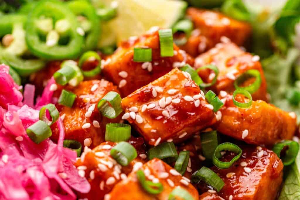 Garlic tofu stir fry with rice and vegetables